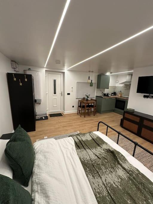 House Villa Watford  Kültér fotó