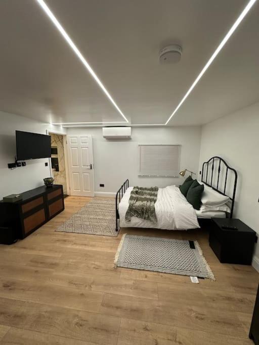 House Villa Watford  Kültér fotó