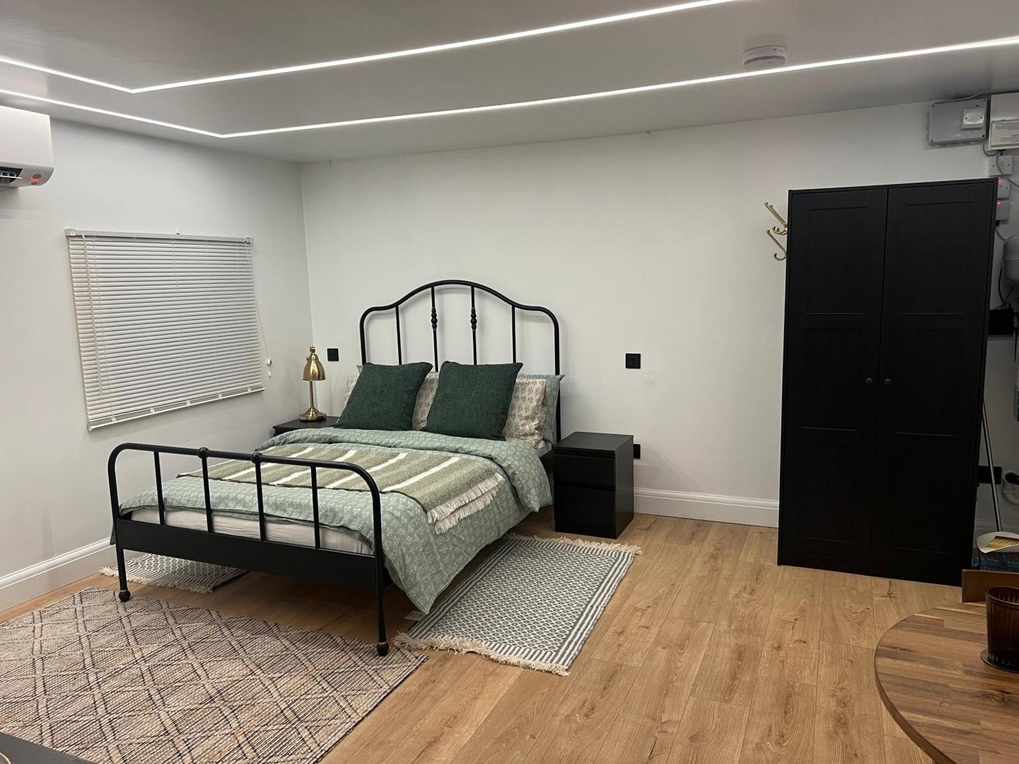House Villa Watford  Kültér fotó